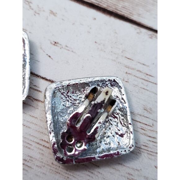 Vintage Clip On Earrings - Cream with Silver Tone Lines - Mark To Front - Picture 7 of 7